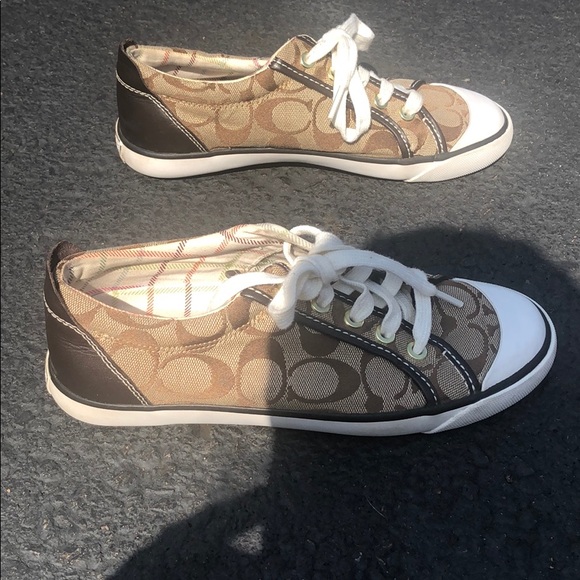 Coach Barrett - Picture 5 of 7